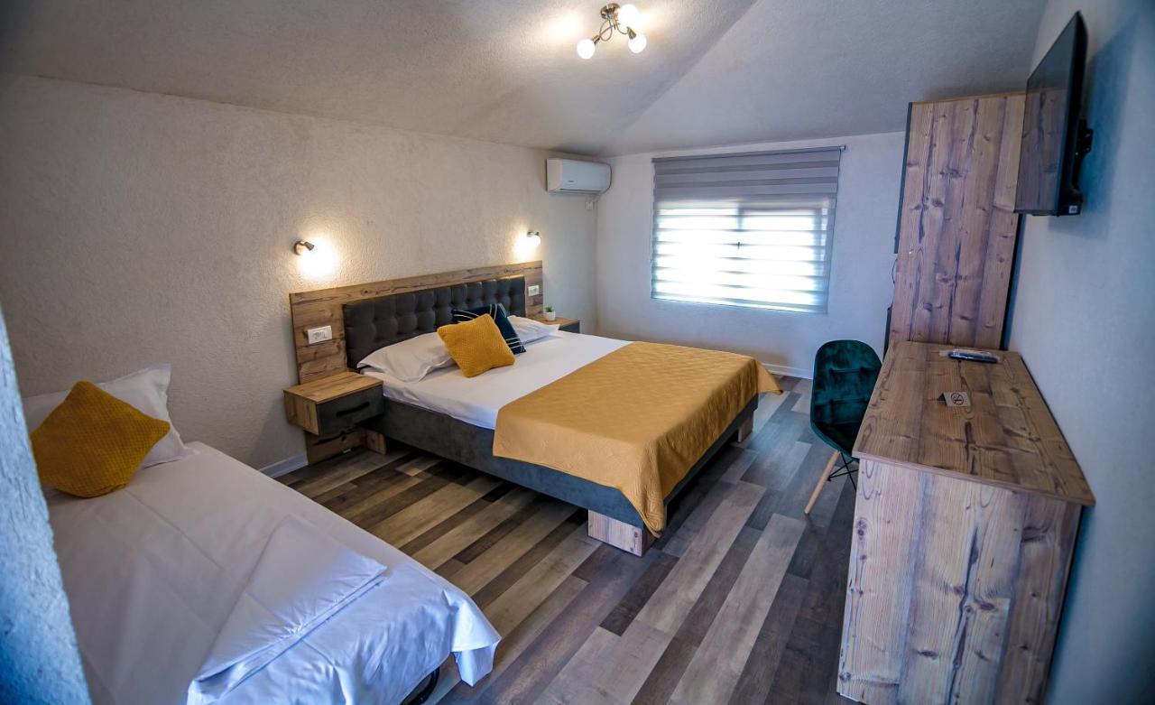Hotel Casa Adiman Vama Veche Exteriér fotografie